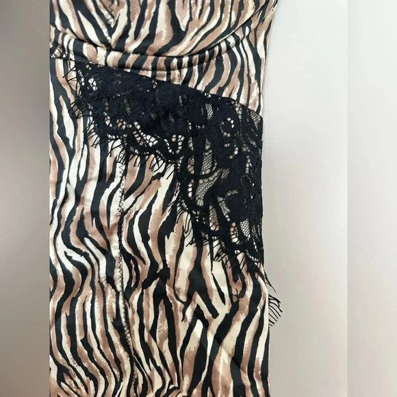 Guess Women's Black and Gold Corset Bustier Size Medium - Picture 2 of 8